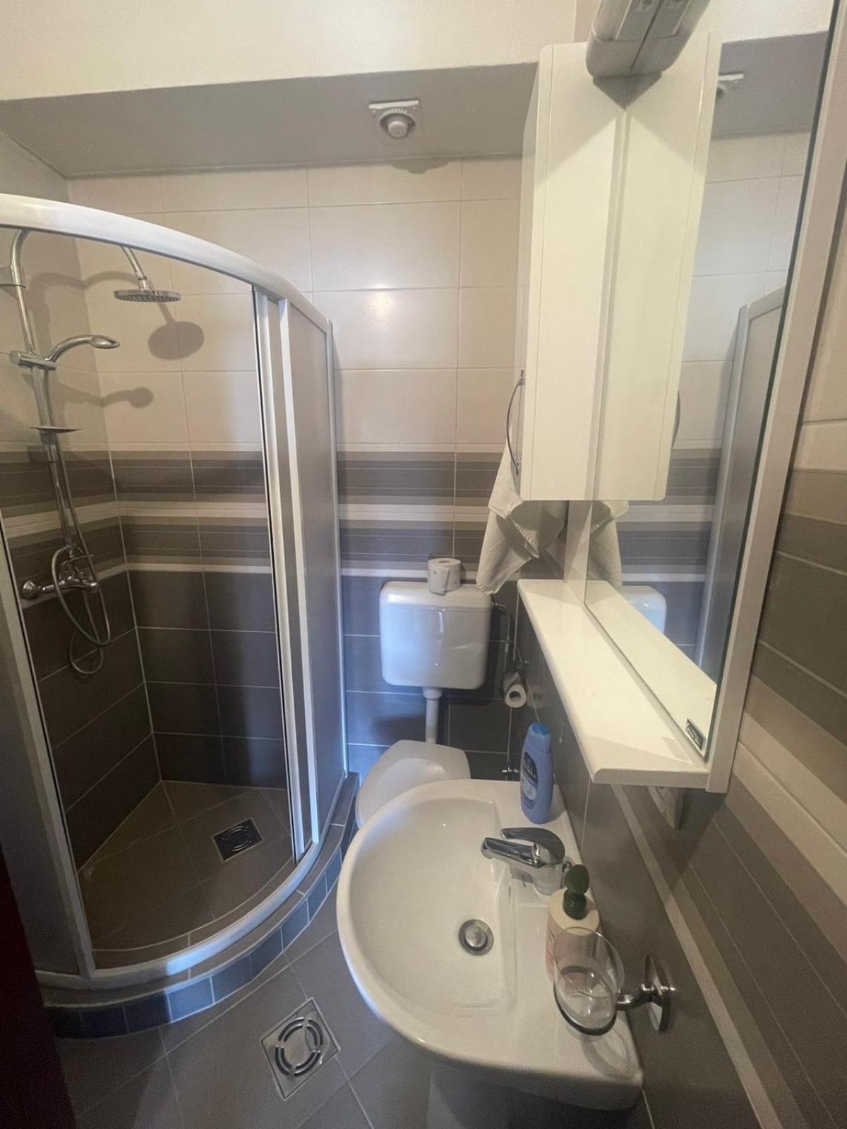 Vila Nikola Bratesici Luaran gambar