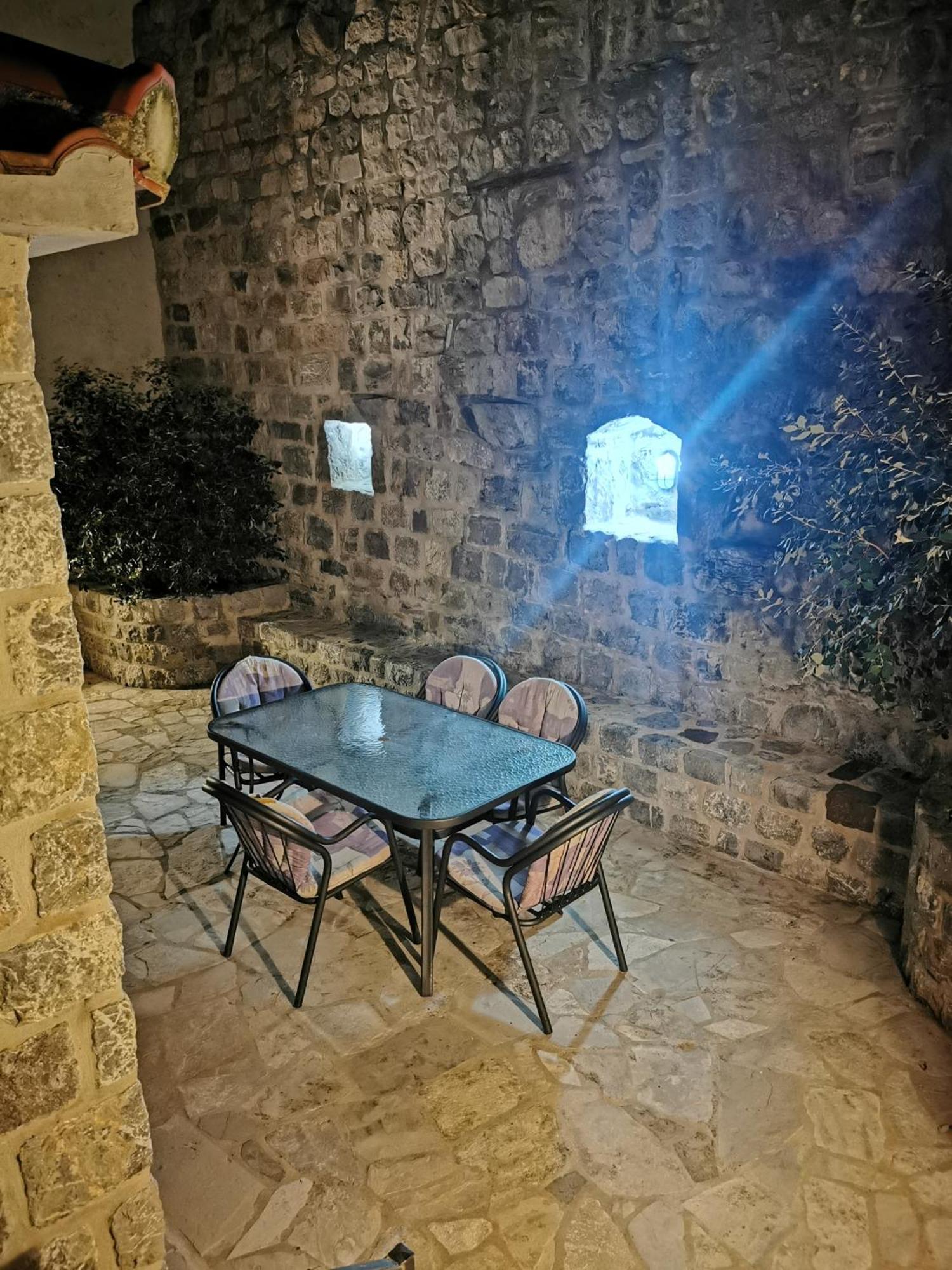 Vila Nikola Bratesici Luaran gambar