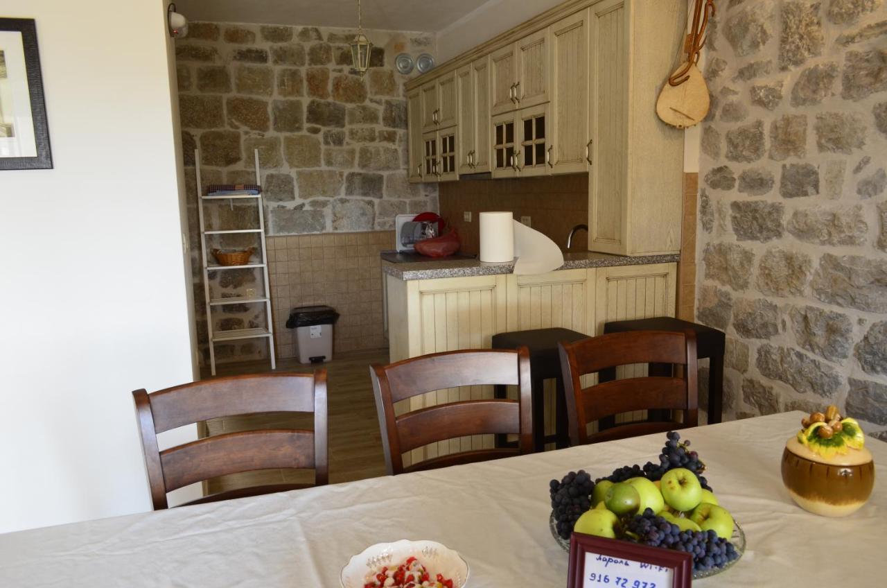 Vila Nikola Bratesici Luaran gambar