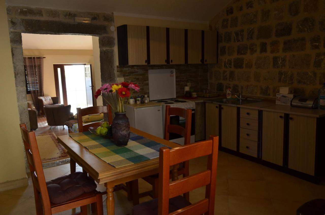 Vila Nikola Bratesici Luaran gambar