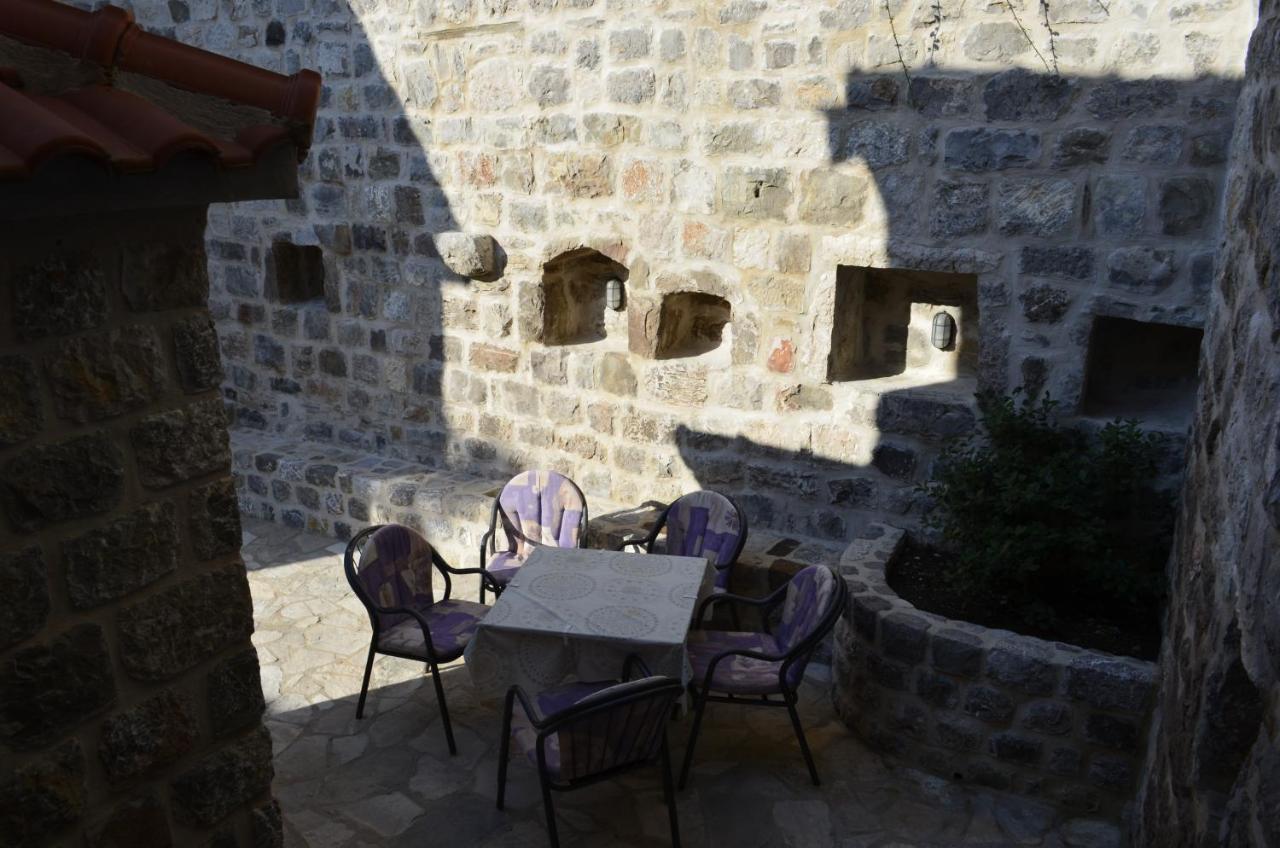 Vila Nikola Bratesici Luaran gambar