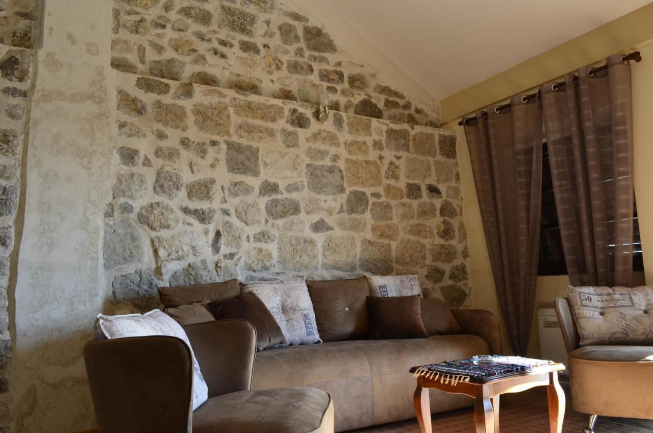 Vila Nikola Bratesici Luaran gambar