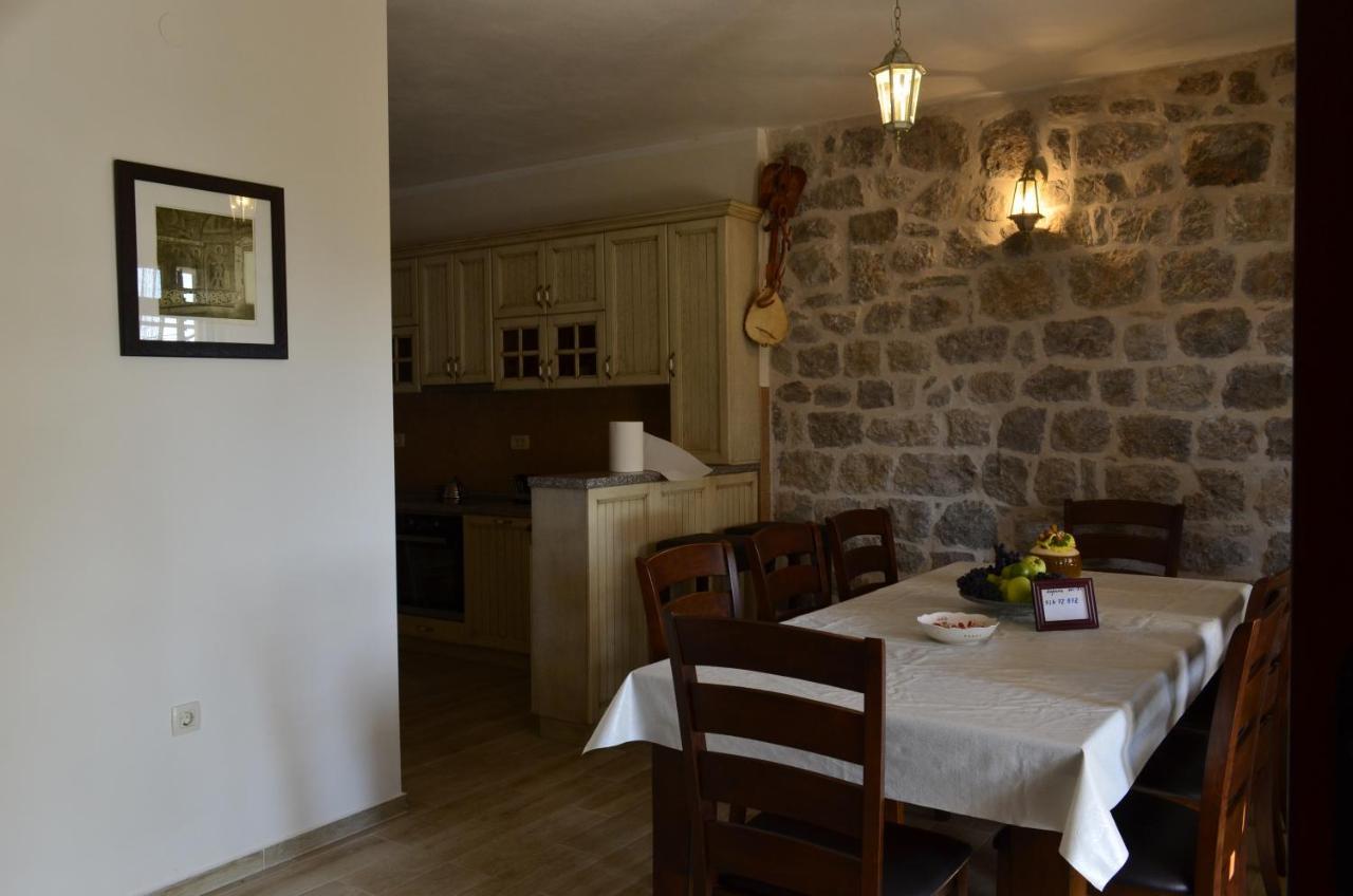 Vila Nikola Bratesici Luaran gambar