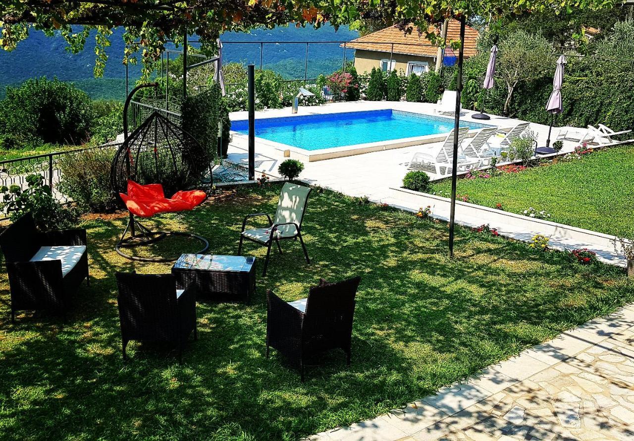 Vila Nikola Bratesici Luaran gambar