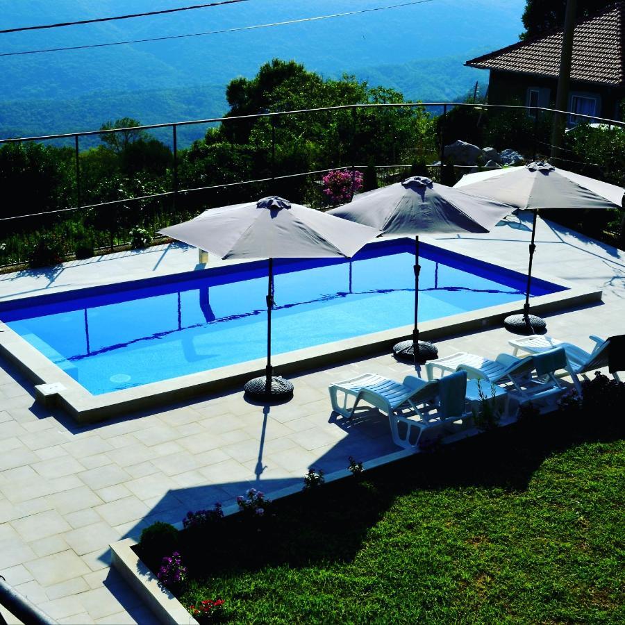 Vila Nikola Bratesici Luaran gambar